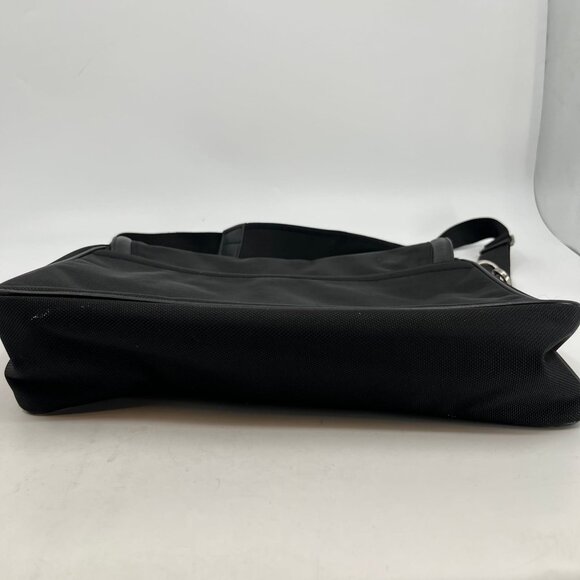 Kenneth Cole Black Adjustable Messenger Laptop Bag | Classic Design - Picture 4 of 12